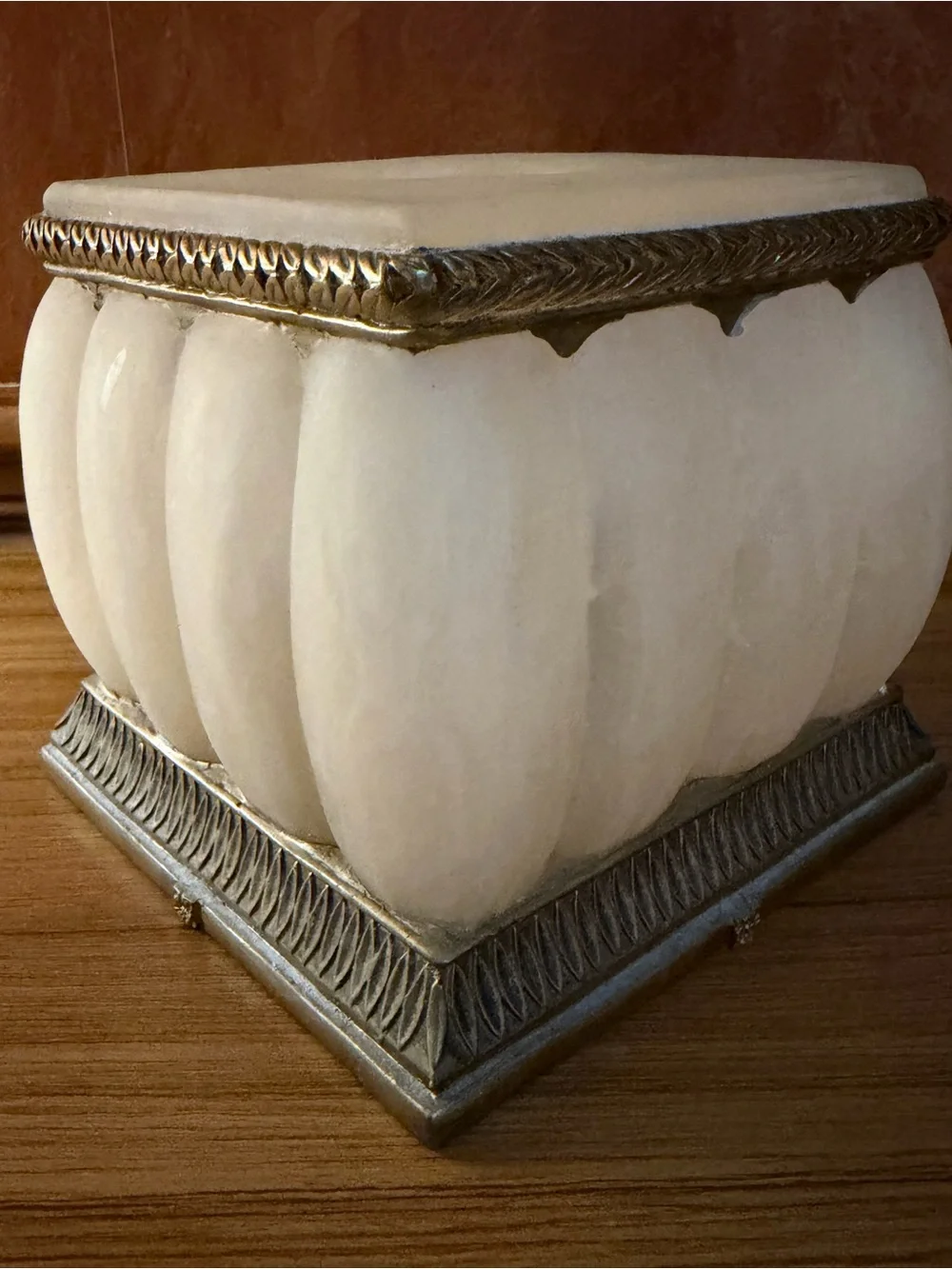 Elegant Springmaid Palais Cream & Gold Faux Marble Resin Tissue Box Cover 6” - Picture 6 of 11